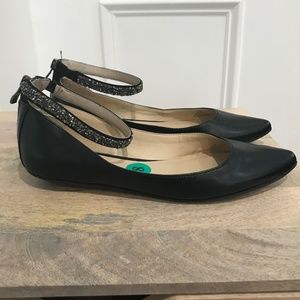 BCBG the perf blk flat w. sparkles